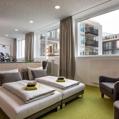 招待所 Backstage 4*