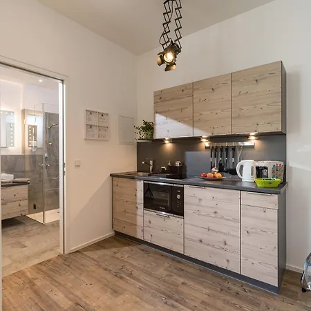 Konukevi Backstage 4*