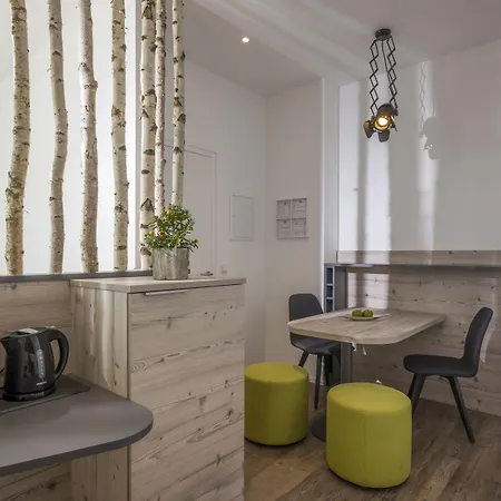 Backstage Konukevi 4*