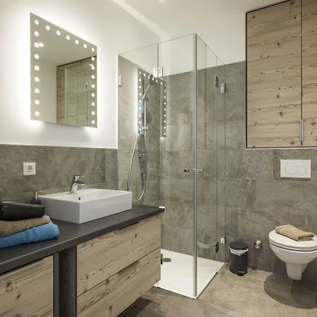 Konukevi Backstage 4*