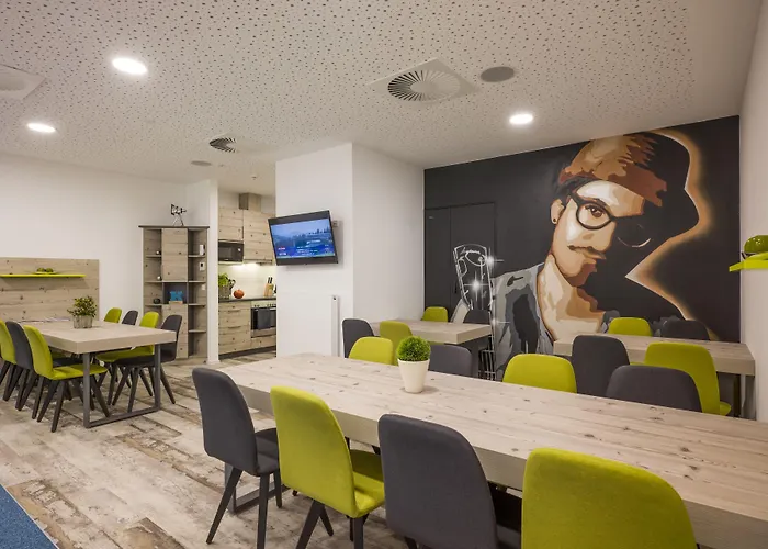 Backstage ゲストハウス