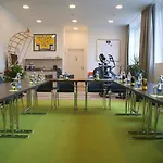 Backstage 4* كوفستيين