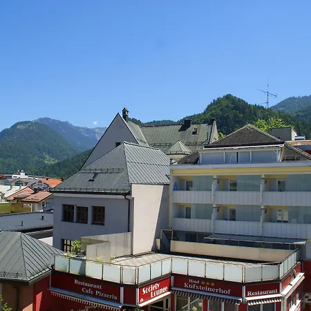 Pensión Backstage 4*