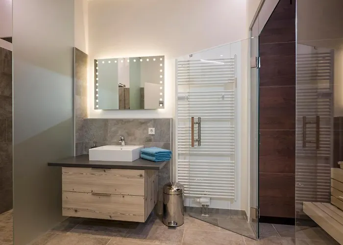 Backstage Pensión 4*