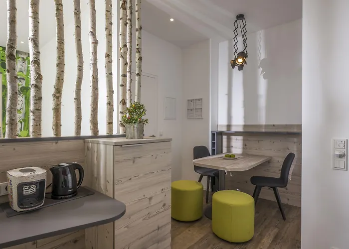 Backstage Pensión 4*