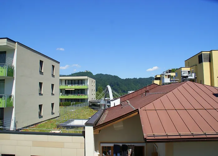 Backstage Pensión 4*