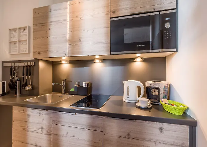 Backstage Pensión 4*